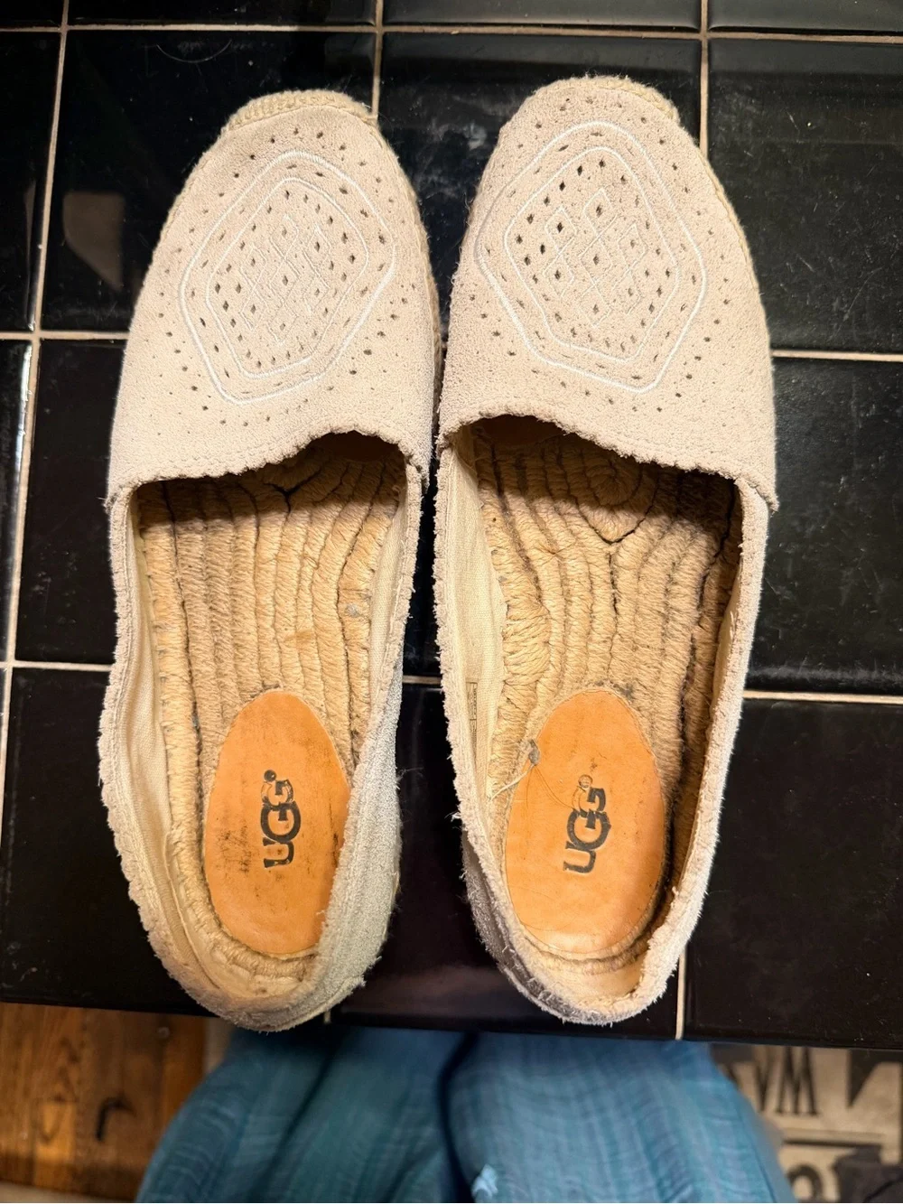UGG Espadrille Slip On Flats Women’s Size 7 Beige Suede Loafers Summer Shoes